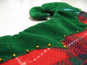 Як пошити новорічні шкарпетки для подарунків (шкарпетка ельфа) Шкарпетка для Ельфа прикрашена золотистим бісером