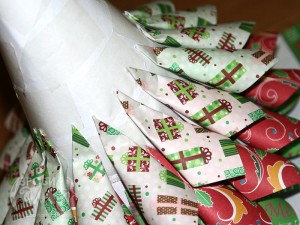 Як зробити новорічні ялинку з паперу