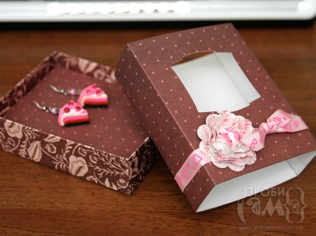 Упаковка для сережок в подарунок на День Валентина