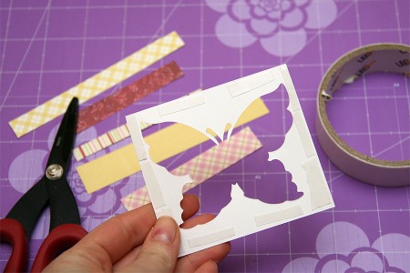 Спосіб використання обрізків паперу разом із негативами від висічок на прикладі листівки із колекції Family Ties