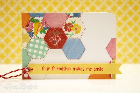 Листівка Your Friendship Makes Me Smile (колекція Family Ties від First Edition)