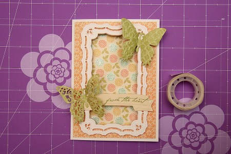 Листівки із новими ножами від Spellbinders (Summer CHA 2012). Листівка Hello From The Heart