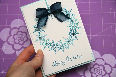 Листівка із новорічним віночком Loving Wishes
