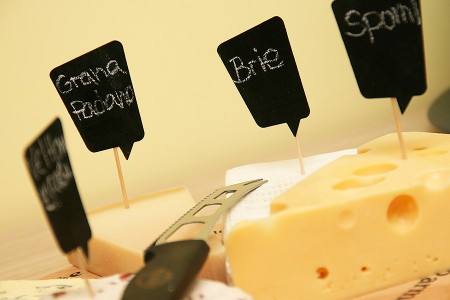 Таблички для сиру за допомогою ножів Spellbinders та зубочисток