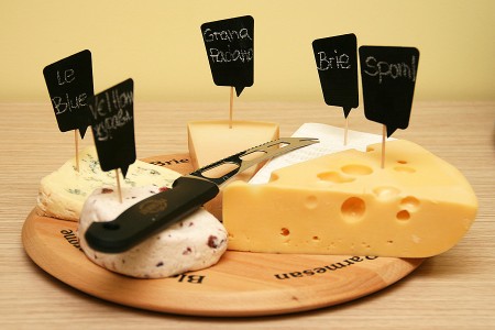 Таблички для сиру за допомогою ножів Spellbinders та зубочисток