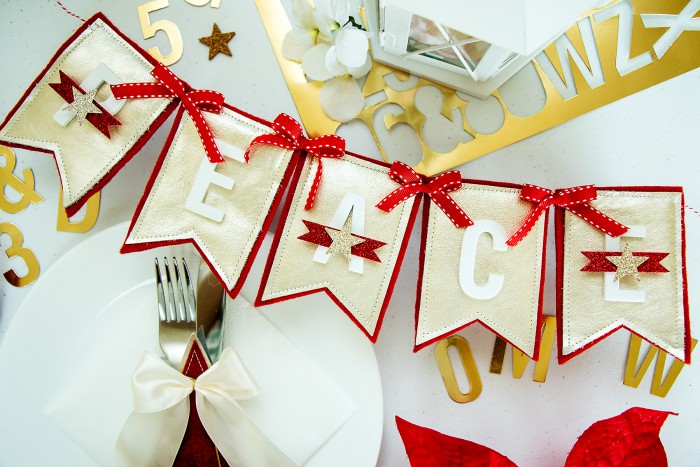 Spellbinders | Holiday Table Decorations - Banner, Utencils Holder and a Place Card using Contour Dies by Yana Smakula