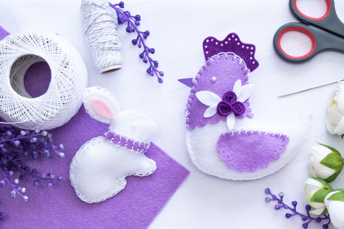Simon Says Stamp | Easter Plush Chickens made using dies and felt. Created by @yanasmakula