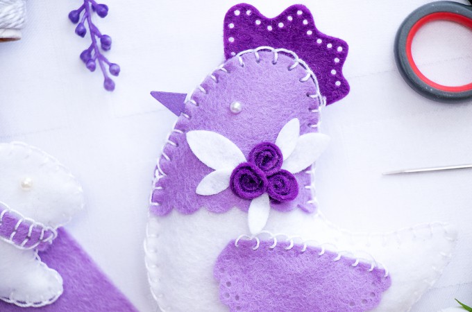 Simon Says Stamp | Easter Plush Chickens made using dies and felt. Created by @yanasmakula