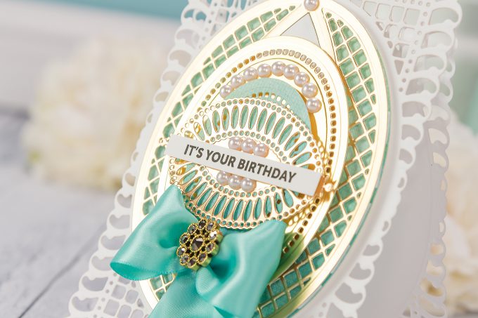 Spellbinders | Shaped Cards Video Series. Episode #2 – It’s Your Birthday